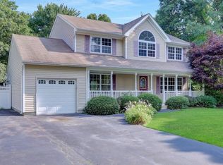3 Rebecca Ct, Port Jefferson Station, NY 11776