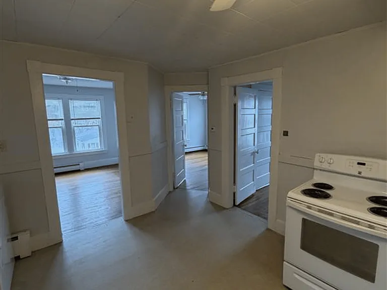212 Waldo St — Photo 1