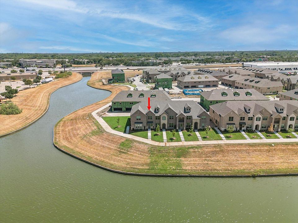 1st image of 695 Watersedge Ct