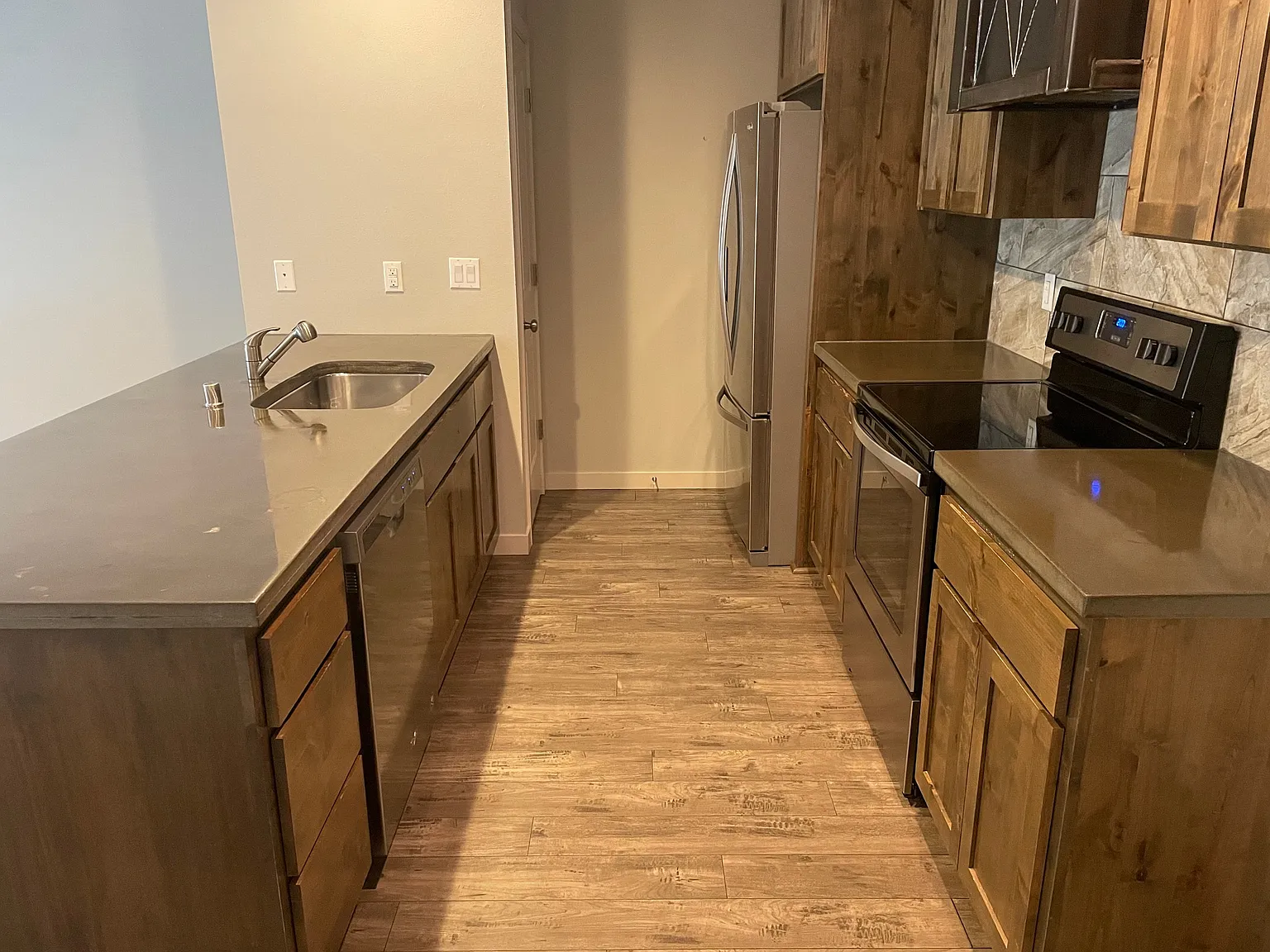 3 bed, 2.5 bath, 1492 sqft, $2,500 — Photo 2