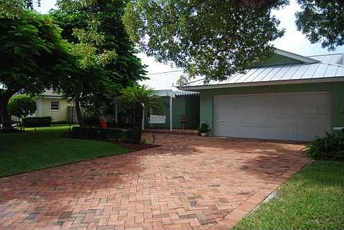 1st image of 3020 NE 39th St