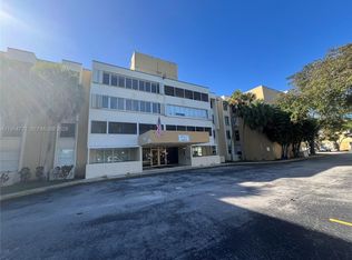 Sovereigns Condo, Miami, FL 33193