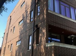 832 N Racine Ave #2, Chicago, IL 60642