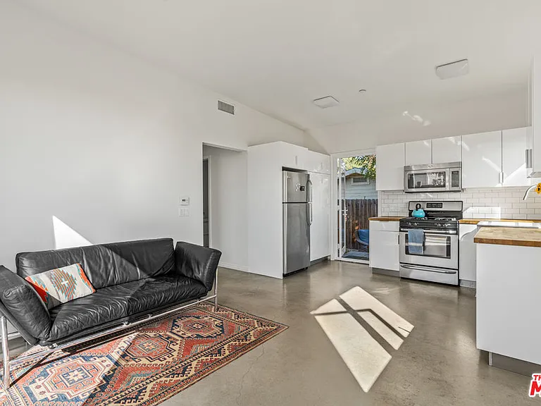2275 Ewing St — Photo 3