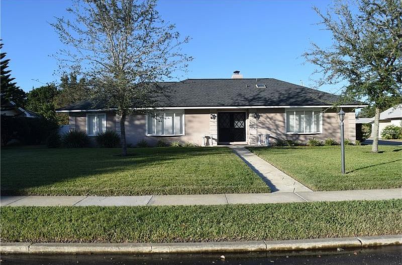1st image of 413 Westchester Dr