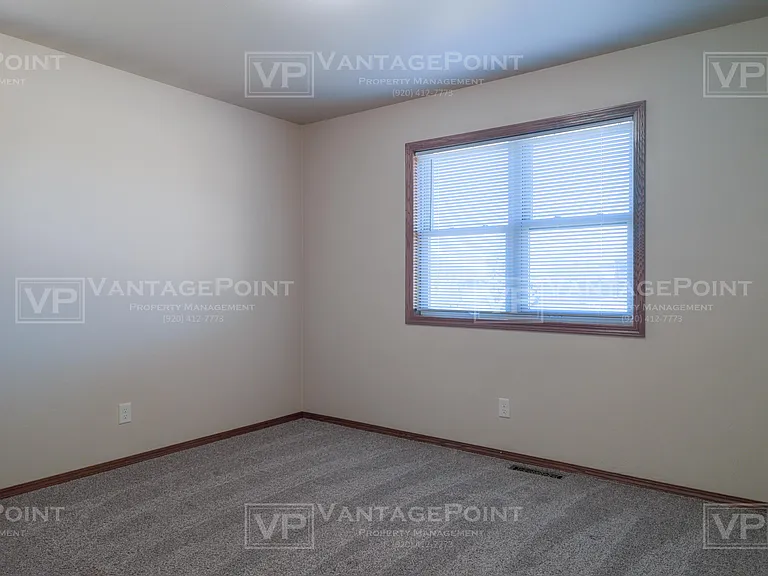 2250 Daly Dr — Photo 11