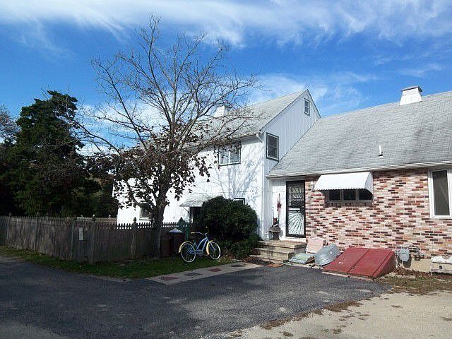 2nd image of 965 Seashore Rd