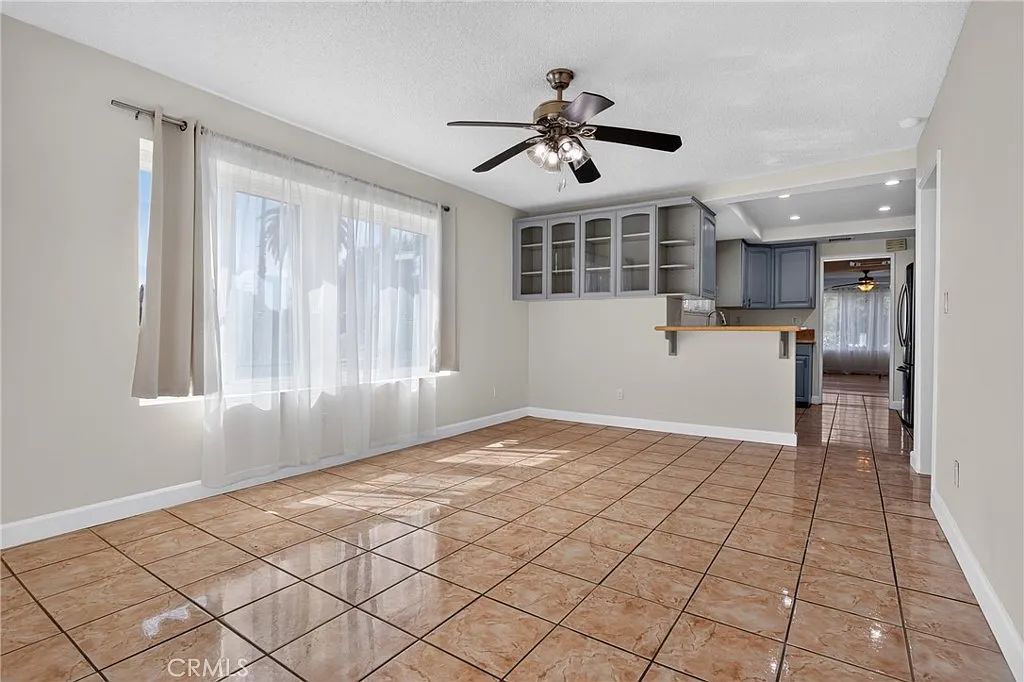 4 bed, 1662 sqft, $5,100 — Photo 4