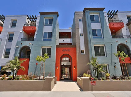 Oasis at Lake Encino — Photo 47