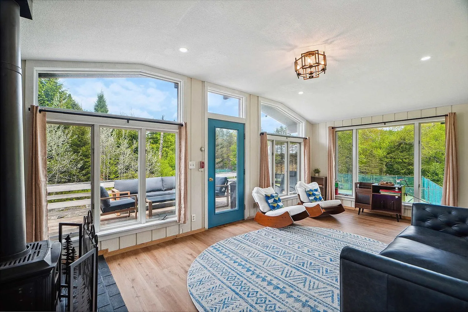 7 bed, 3.0 bath, 6792 sqft, $37,774 — Photo 1