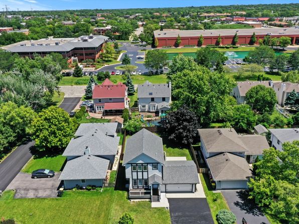 1N241 Darling St, Carol Stream, IL 60188