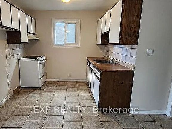 4th image of 1324 Copperfield Pl