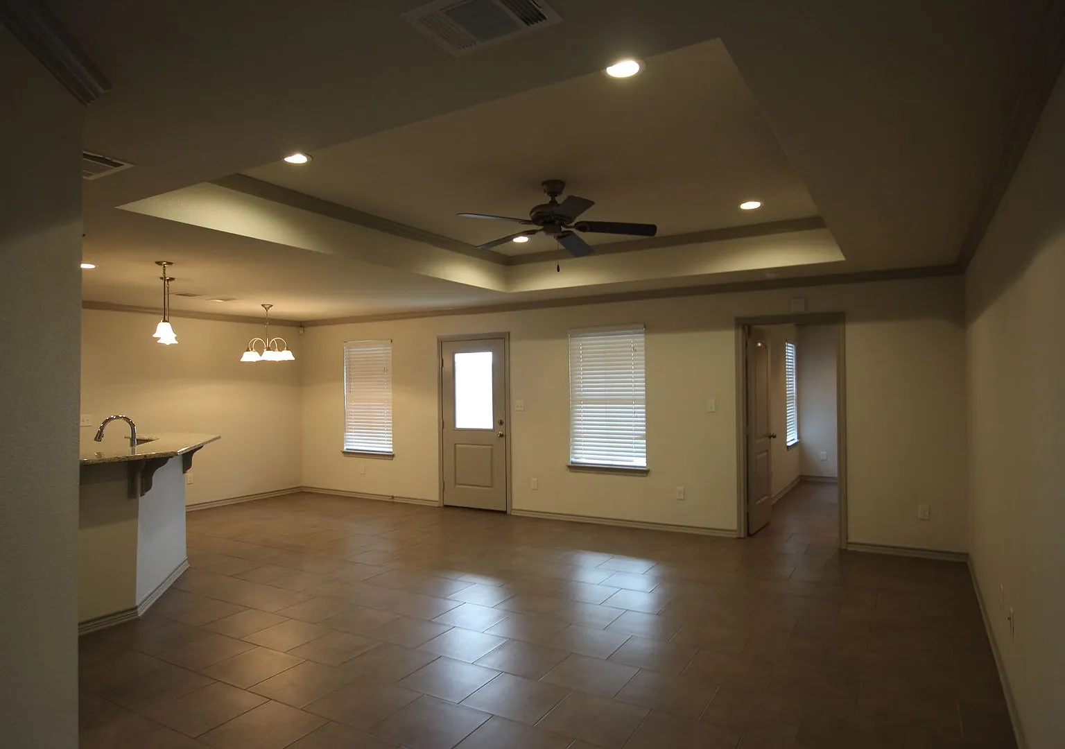 Beautiful 3 Bedroom 2 Bathroom Townhouse in South Tyler! — Photo 4