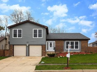 1967 Towner Ln, Glendale Heights, IL