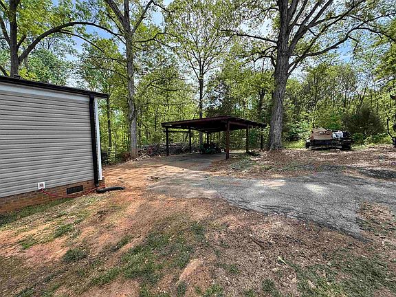3rd image of 106 Buckingham Rd