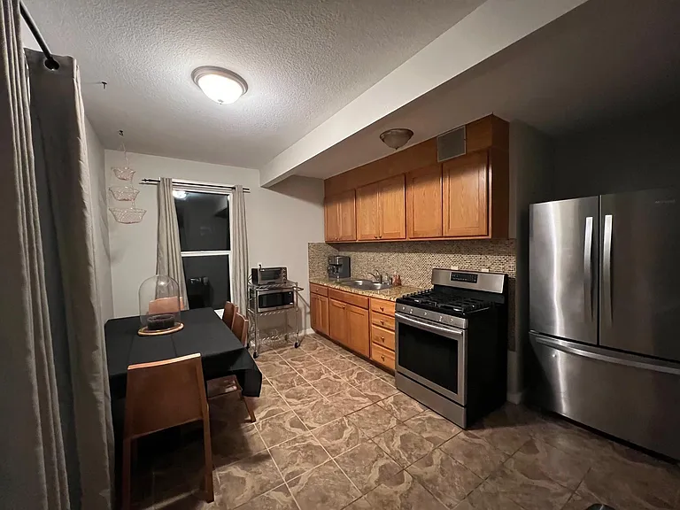 1226 SE Belmont St #4 — Photo 7