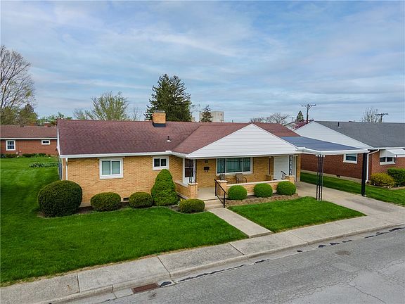 4th image of 305 Sharon Dr