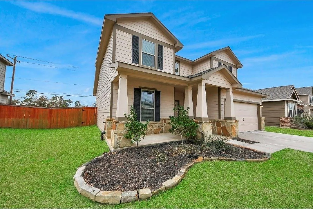 4 bed, 3.0 bath, 2031 sqft, $2,400 — Photo 4