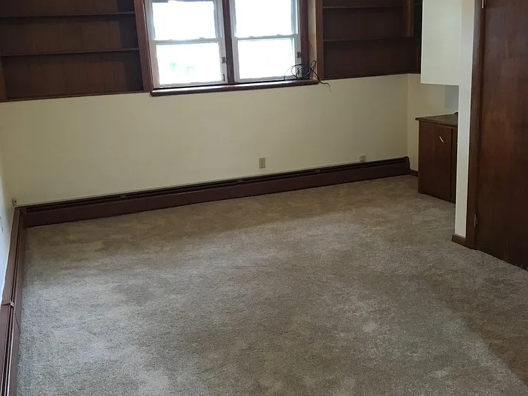 58 Versailles St — Photo 24