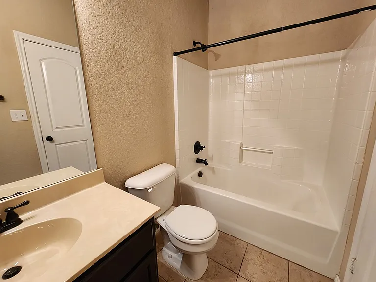 697 Creekside Cir — Photo 21