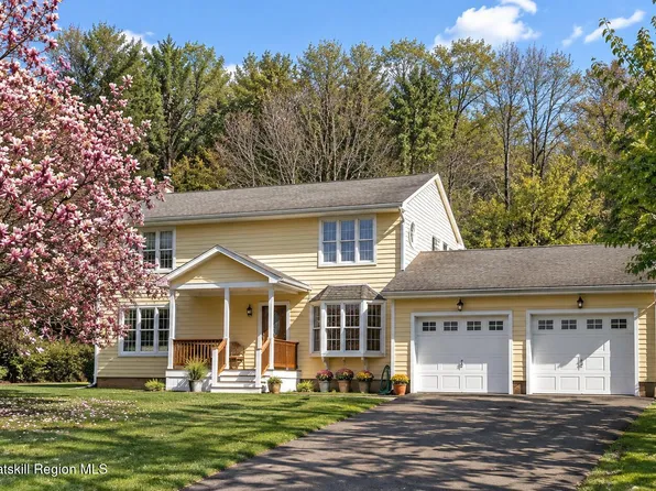 17 Jennifer Lane, Hudson, NY 12534