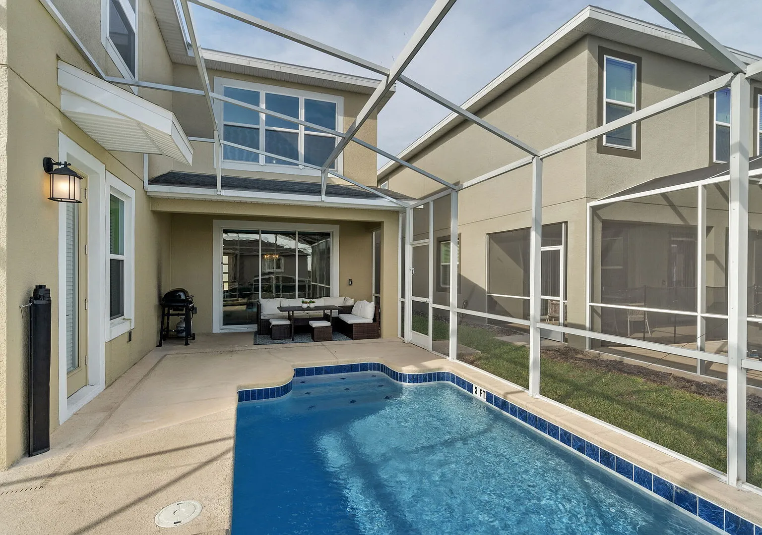 Luxury 5Bed Home with Pool and Game Room — Photo 4