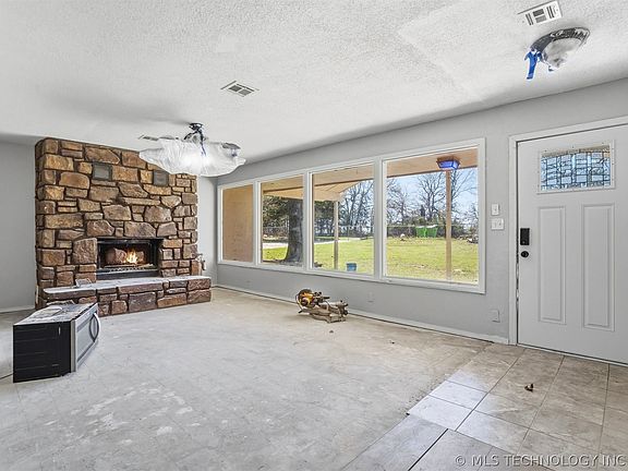 4th image of 36335 Pinehill Rd