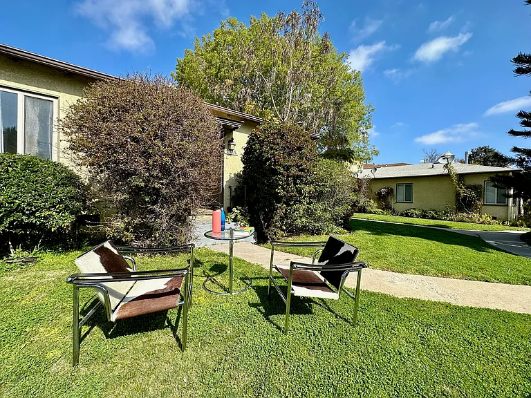 2125 Stewart St — Photo 3