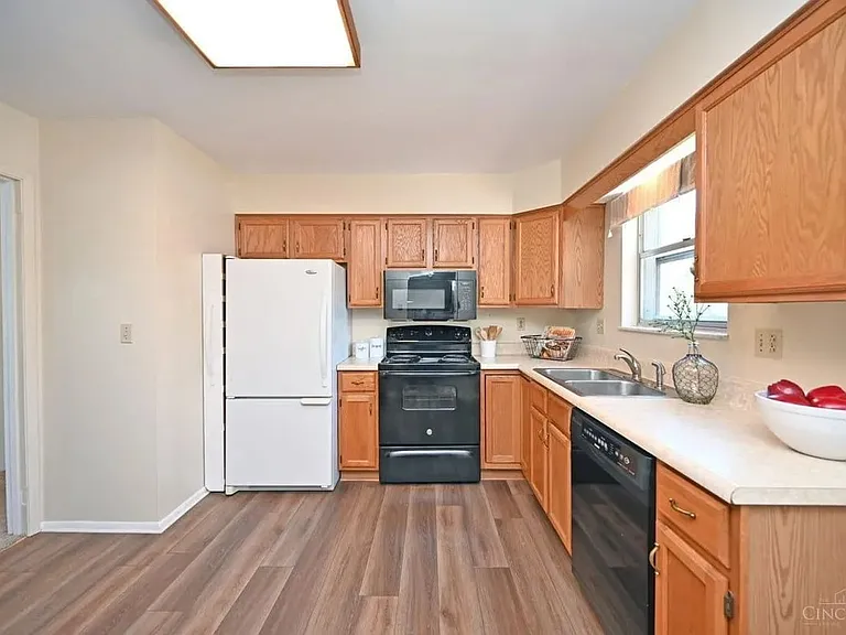 8608 Linderwood Ln — Photo 12