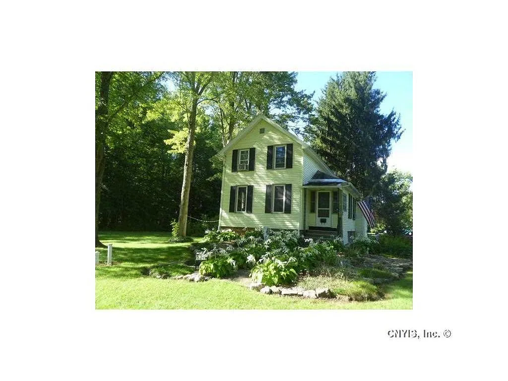 504 Grand St photo 1