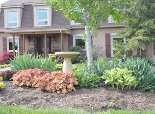 120 Fallen Ash Dr, Granville, OH 43023