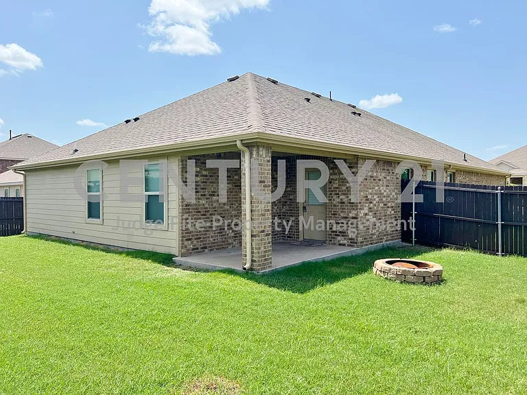 222 Thoroughbred St — Photo 11