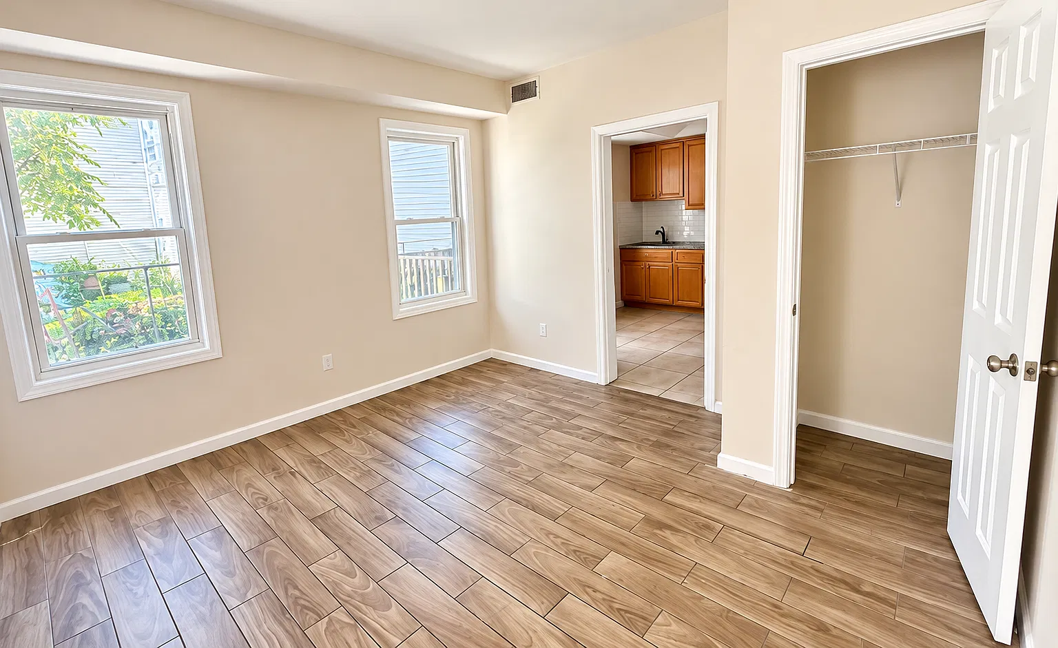 2 bed, 800 sqft, $1,850 — Photo 2