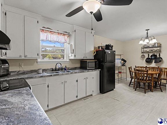 5th image of 1134 Howle St