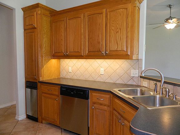 5th image of 3108 Bradford Dr