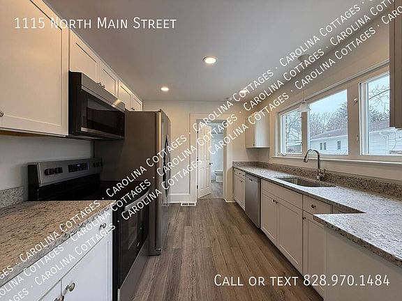 2nd image of 1115 N Main St