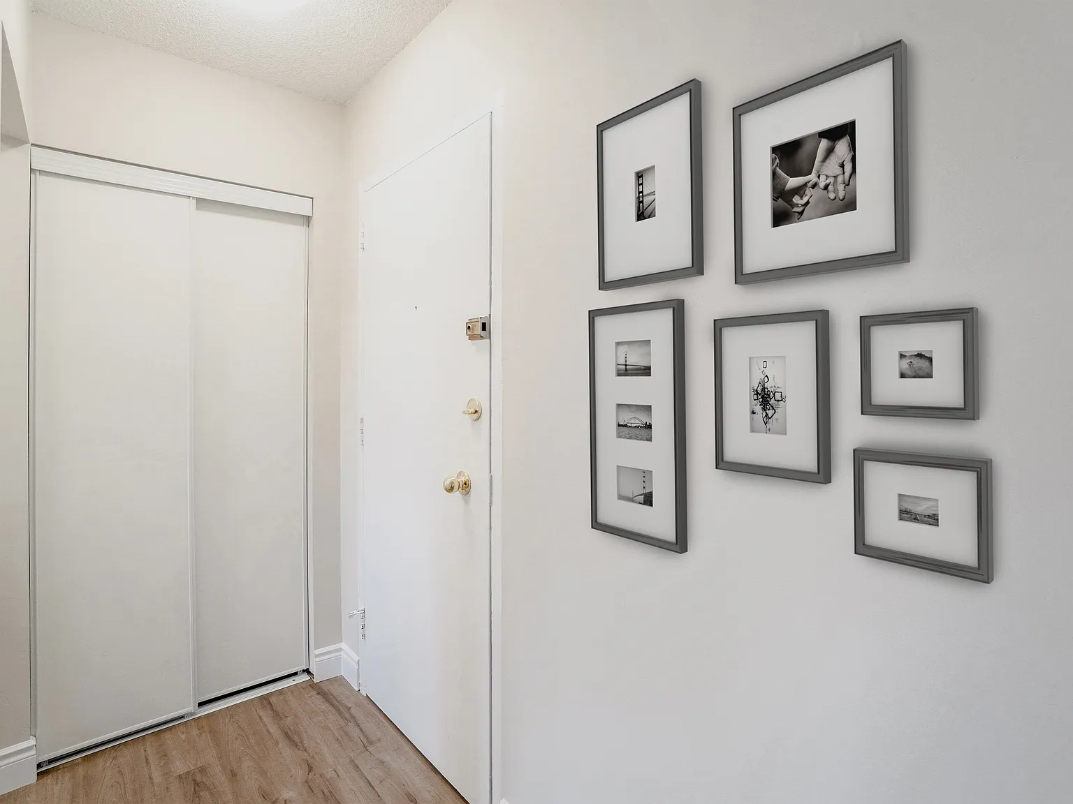 King Suites — Photo 3