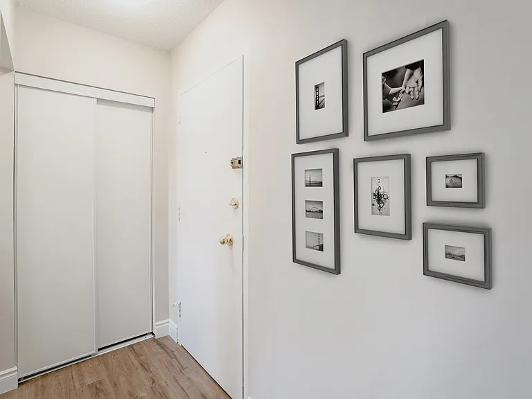 2673 King St E — Photo 4