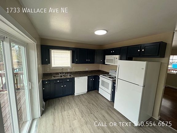 4th image of 1733 Wallace Ave NE