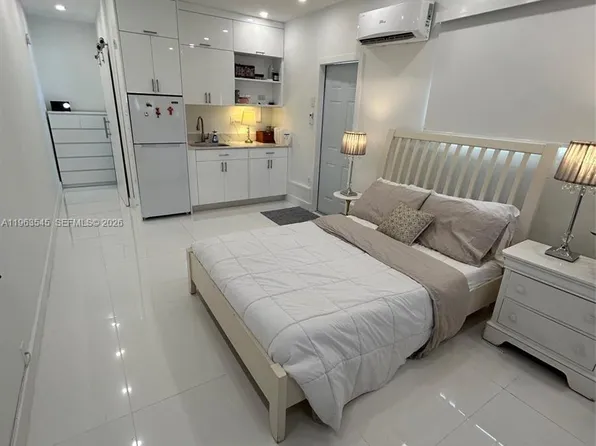 8000 SW 19th St, Miami, FL 33155