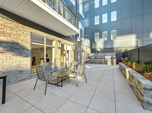 425 3rd Street image 15 of 31