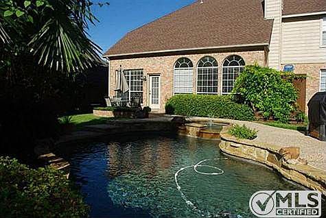3rd image of 6916 Burr Oak Dr