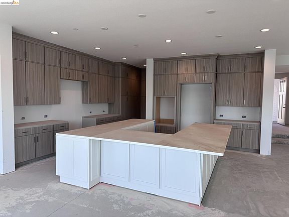 3rd image of 478 Halcyon Pl