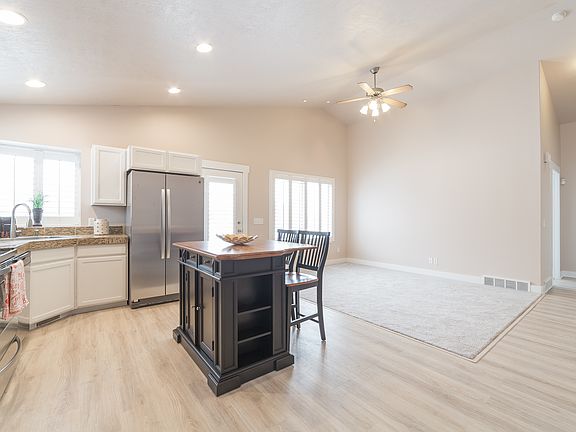 5th image of 3188 S Eagle Rock Way