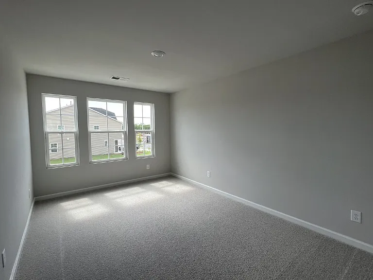 1090 Gemma Dr — Photo 15