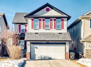 293 E Everridge Dr SW, Calgary, AB T2Y5E6