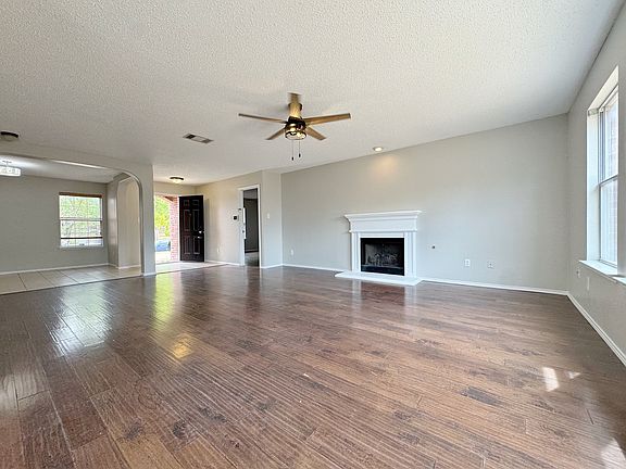 2nd image of 1009 Hanover Dr