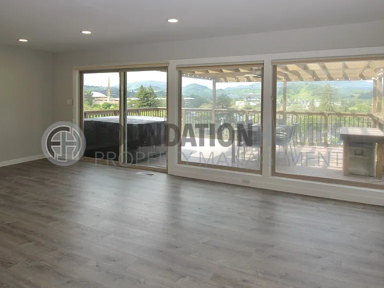 17 Portola Ave — Photo 4