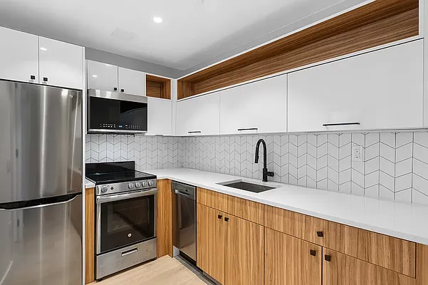 Rented by REAL New York | media 16