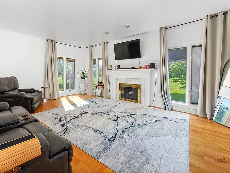 14 Pentwater Dr — Photo 5